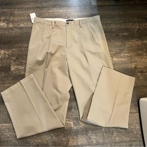 Dockers Classic Fit Easy Khakis No Wrinkles SZ 38/32 NWT